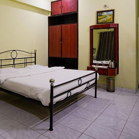 Hotel Girdhar Mahal Ιντόρ Εξωτερικό φωτογραφία