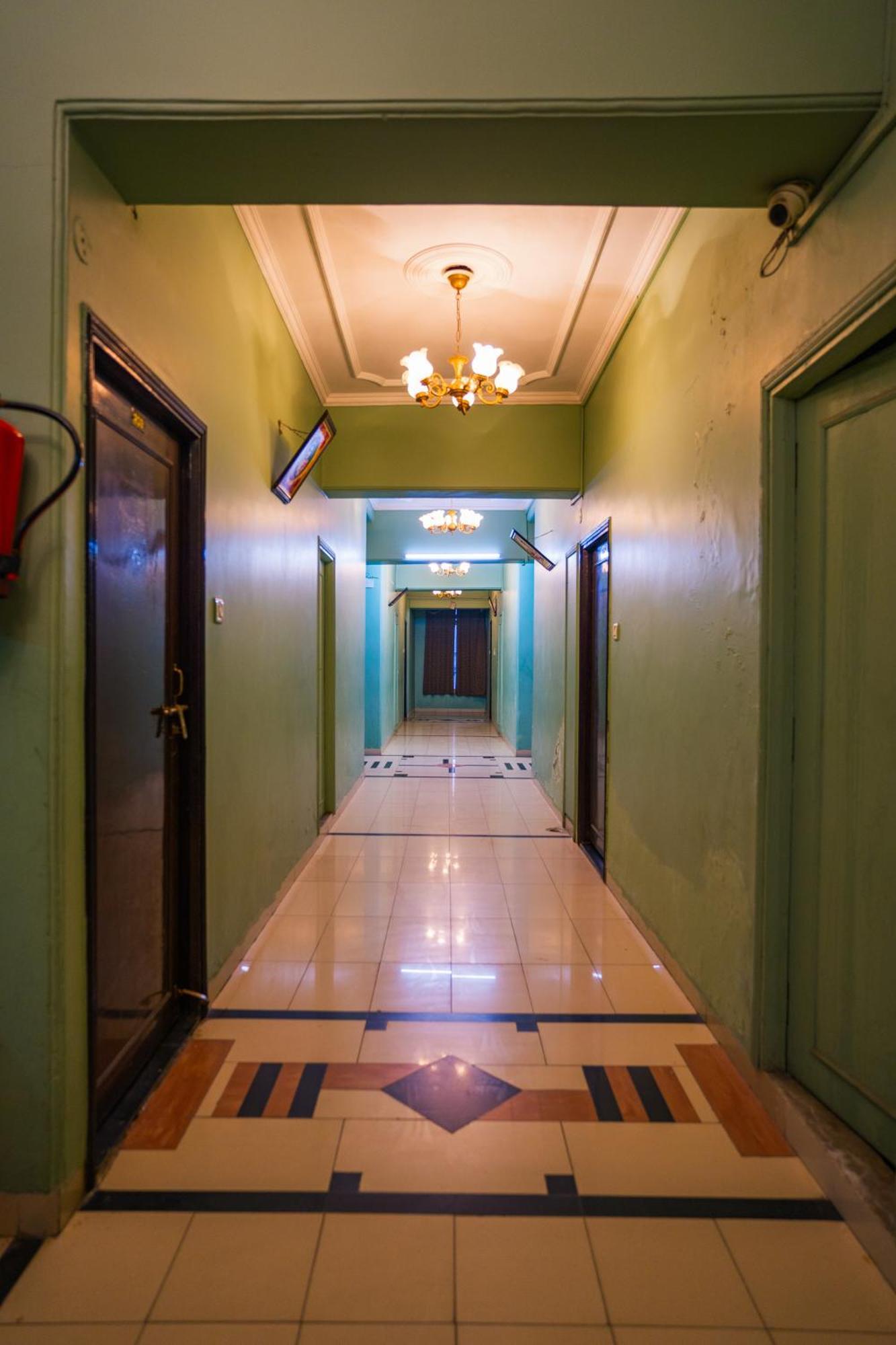 Hotel Girdhar Mahal Ιντόρ Εξωτερικό φωτογραφία