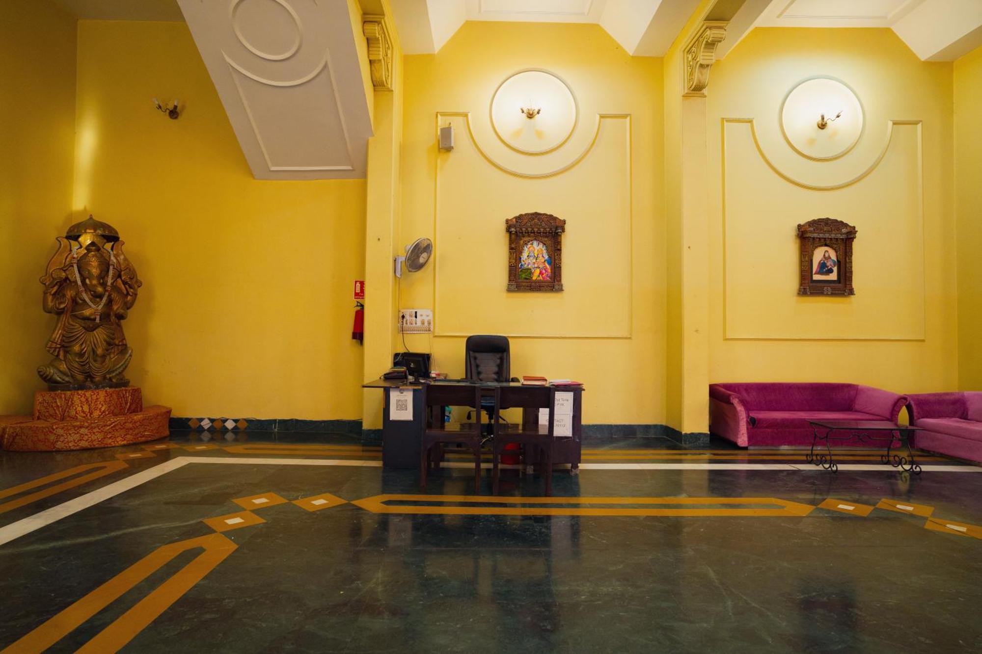 Hotel Girdhar Mahal Ιντόρ Εξωτερικό φωτογραφία