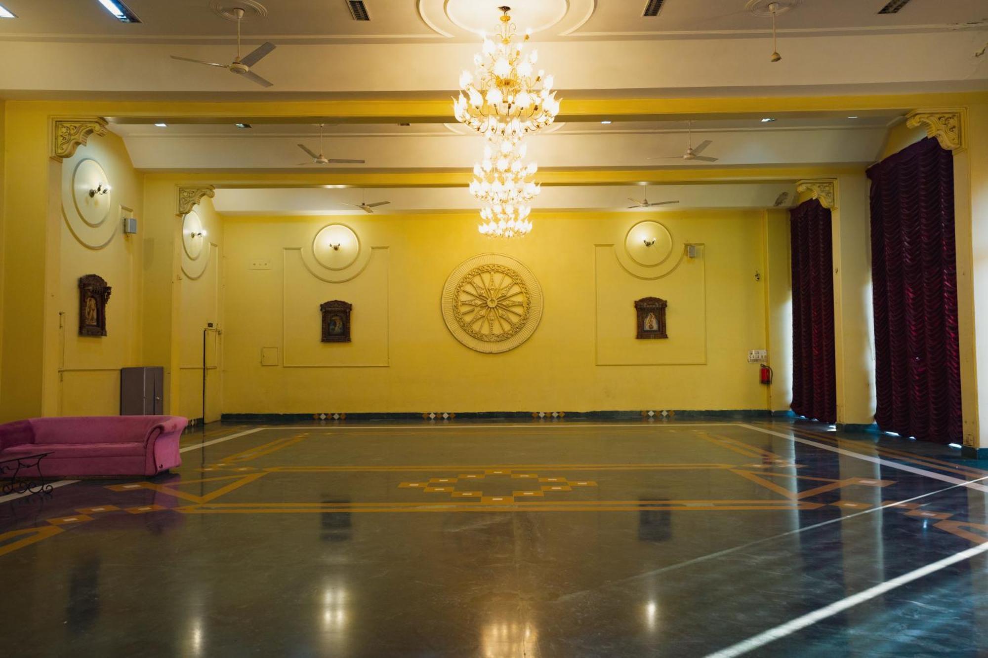 Hotel Girdhar Mahal Ιντόρ Εξωτερικό φωτογραφία