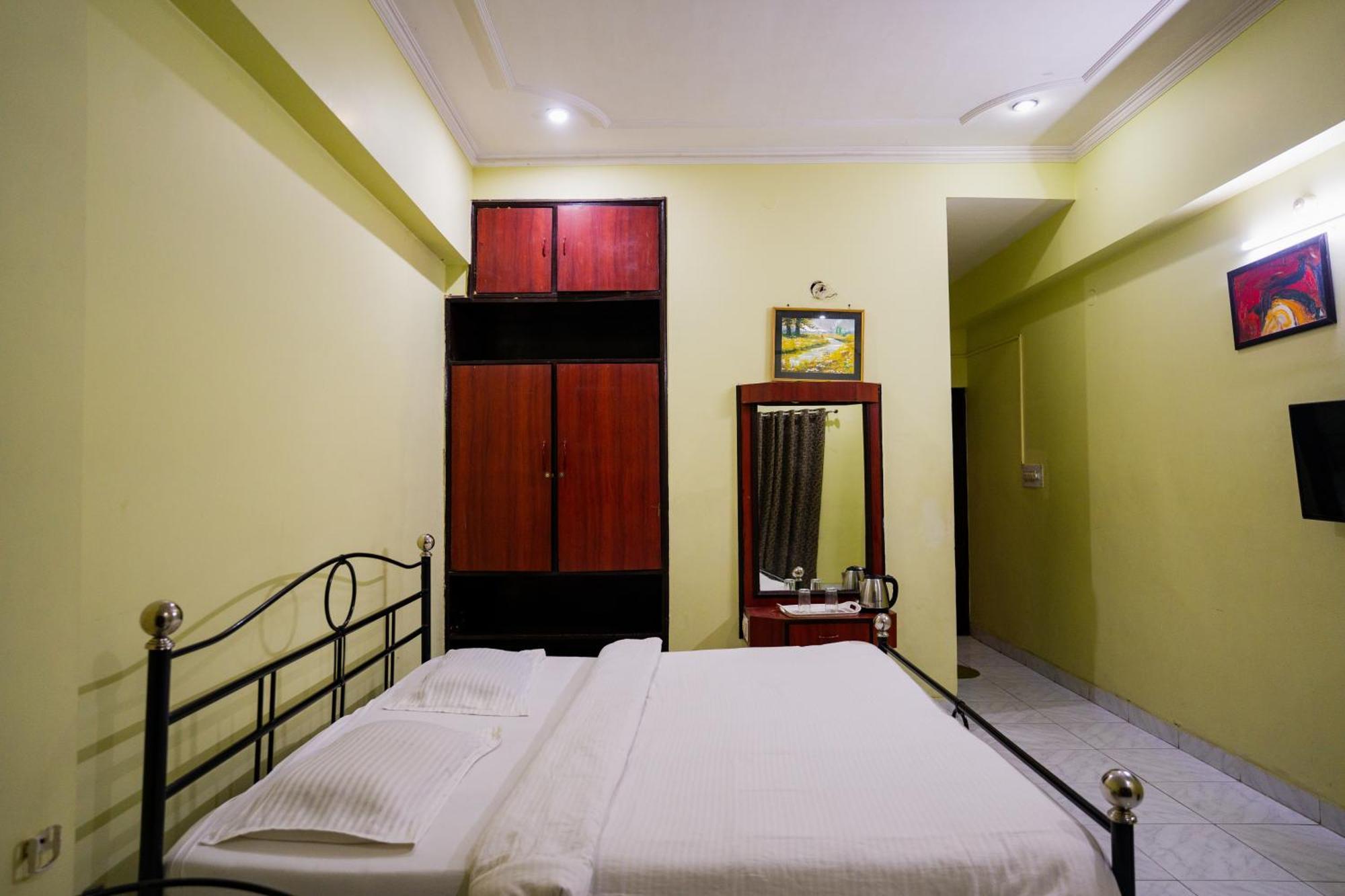 Hotel Girdhar Mahal Ιντόρ Εξωτερικό φωτογραφία