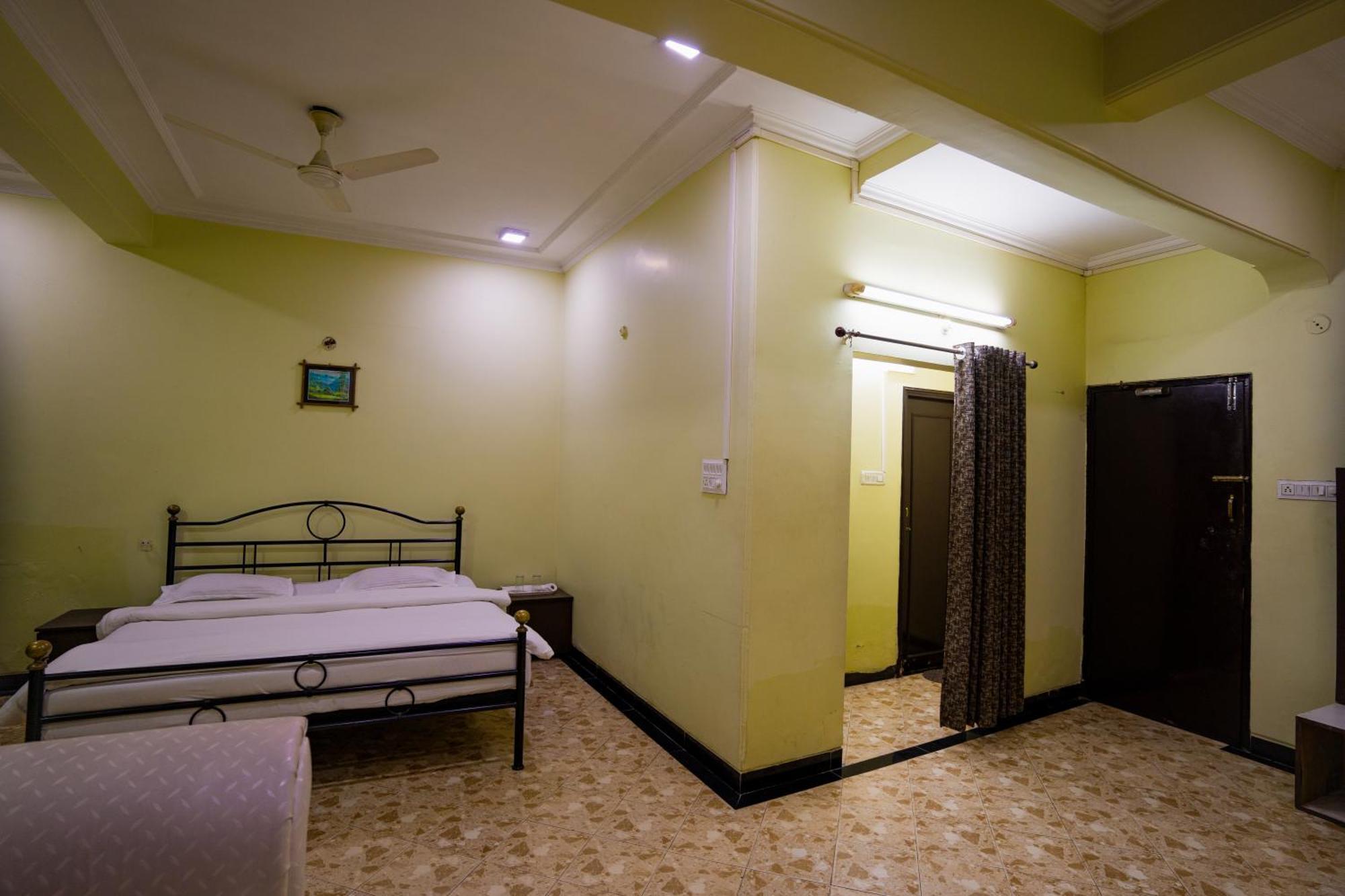 Hotel Girdhar Mahal Ιντόρ Εξωτερικό φωτογραφία