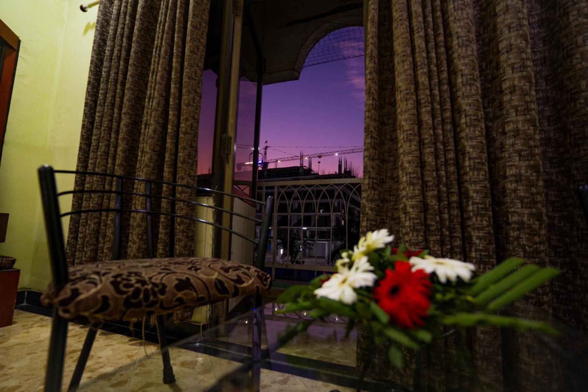 Hotel Girdhar Mahal Ιντόρ Εξωτερικό φωτογραφία