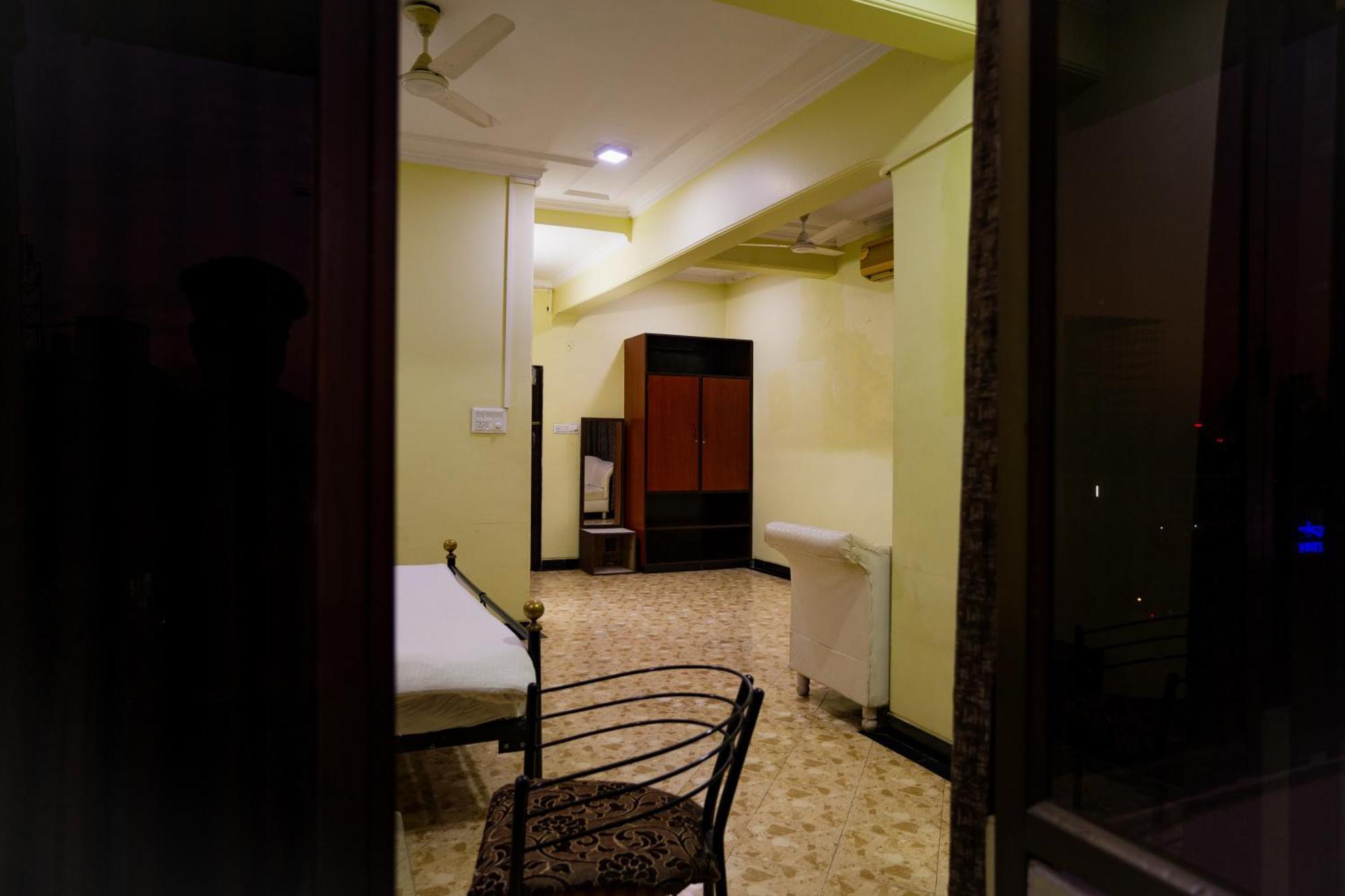 Hotel Girdhar Mahal Ιντόρ Εξωτερικό φωτογραφία