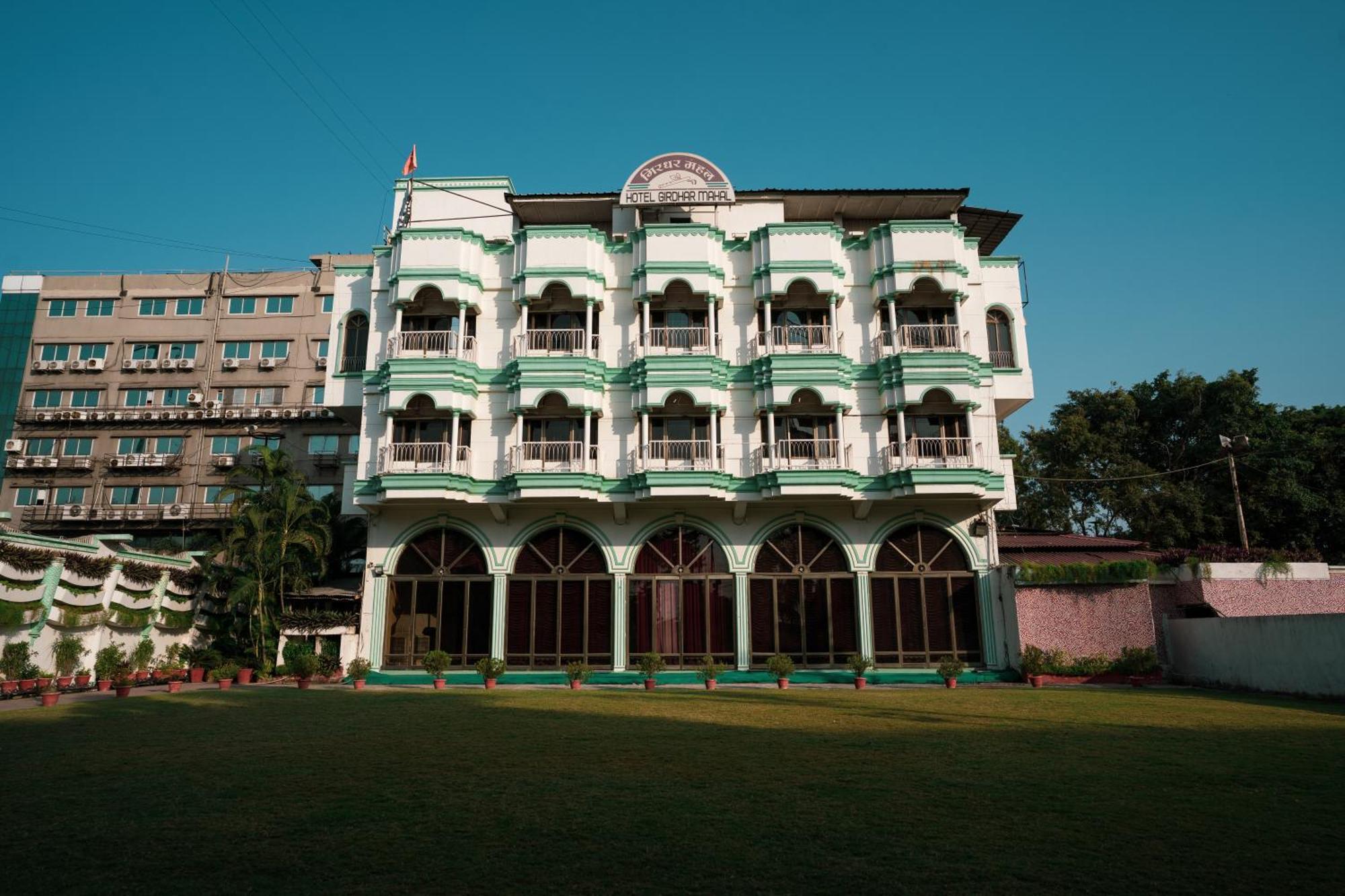 Hotel Girdhar Mahal Ιντόρ Εξωτερικό φωτογραφία