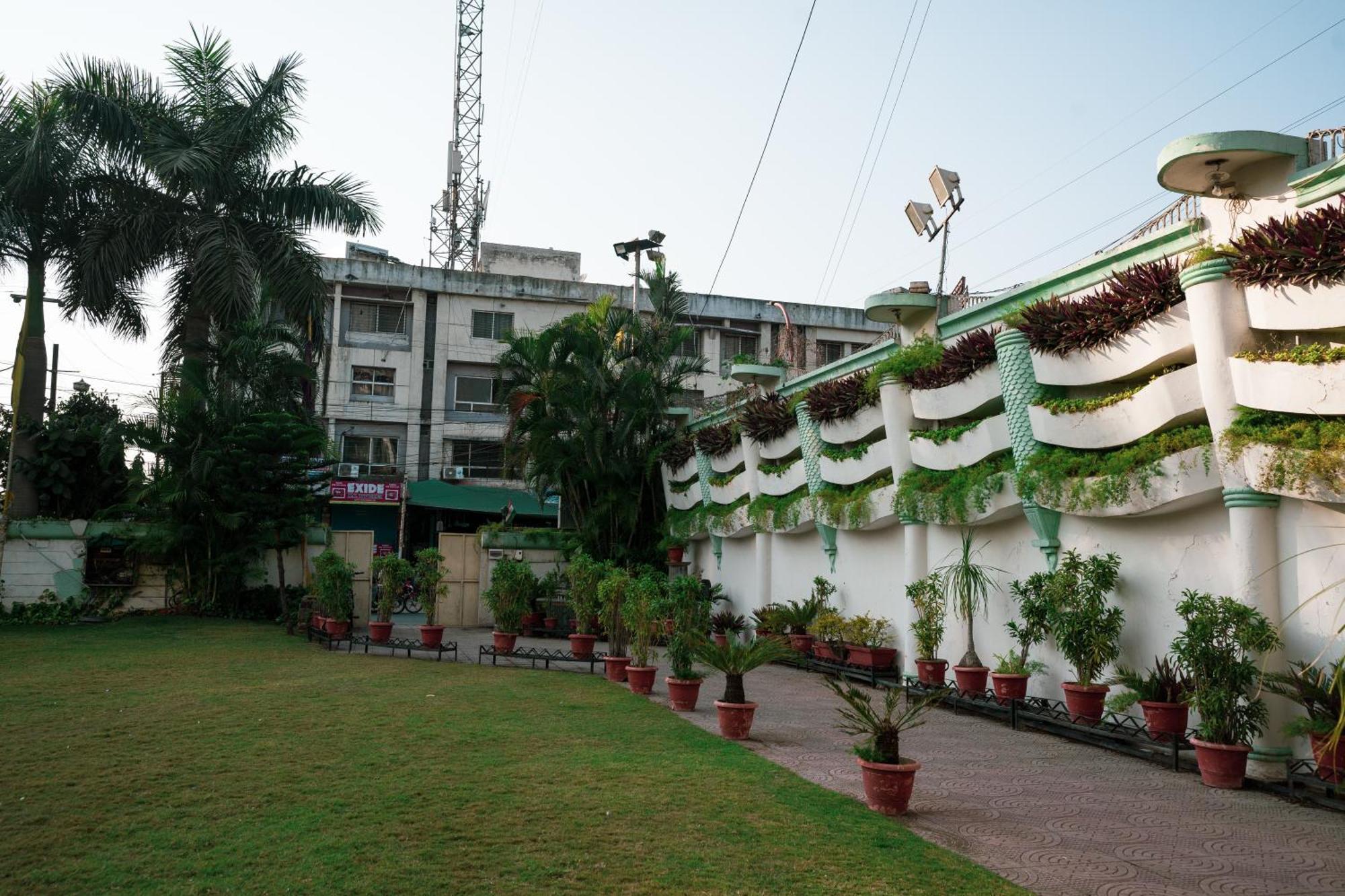 Hotel Girdhar Mahal Ιντόρ Εξωτερικό φωτογραφία